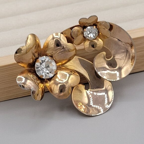 Coro Gold Tone Floral Flower Brooch Pin Rhinestones Center Signed Vtg 2"x2.5" - Picture 2 of 8